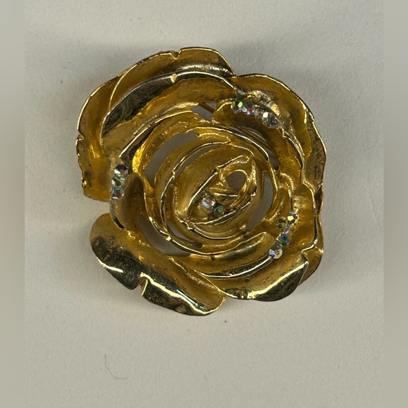 Jewelry - 005. Gold Toned Rose Pin Brooch with Rhinestone Accents